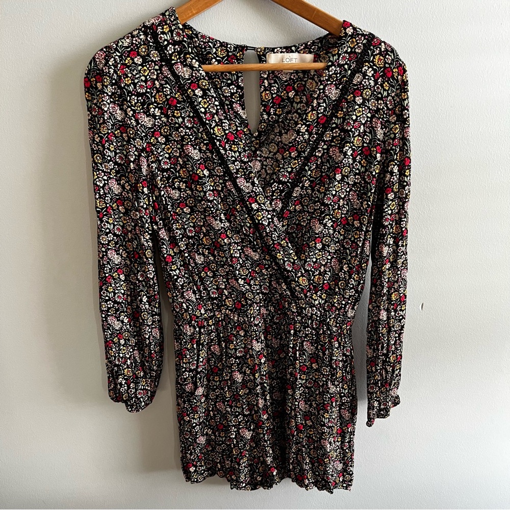LOFT Romper Shorts XS Floral V Neck Wrap Style One Piece Black Multicolor Floral